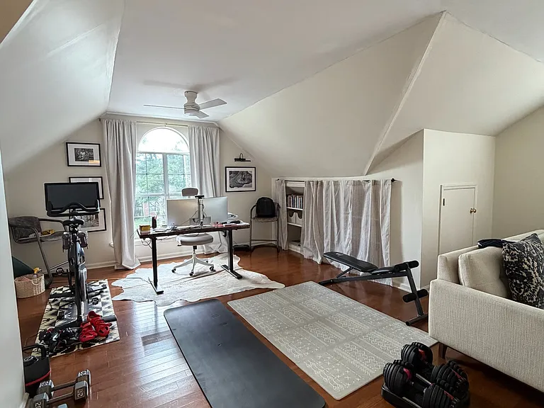 7037 Penbrook Dr — Photo 32