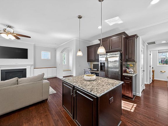 5th image of 816 Wildflower Ridge Rd