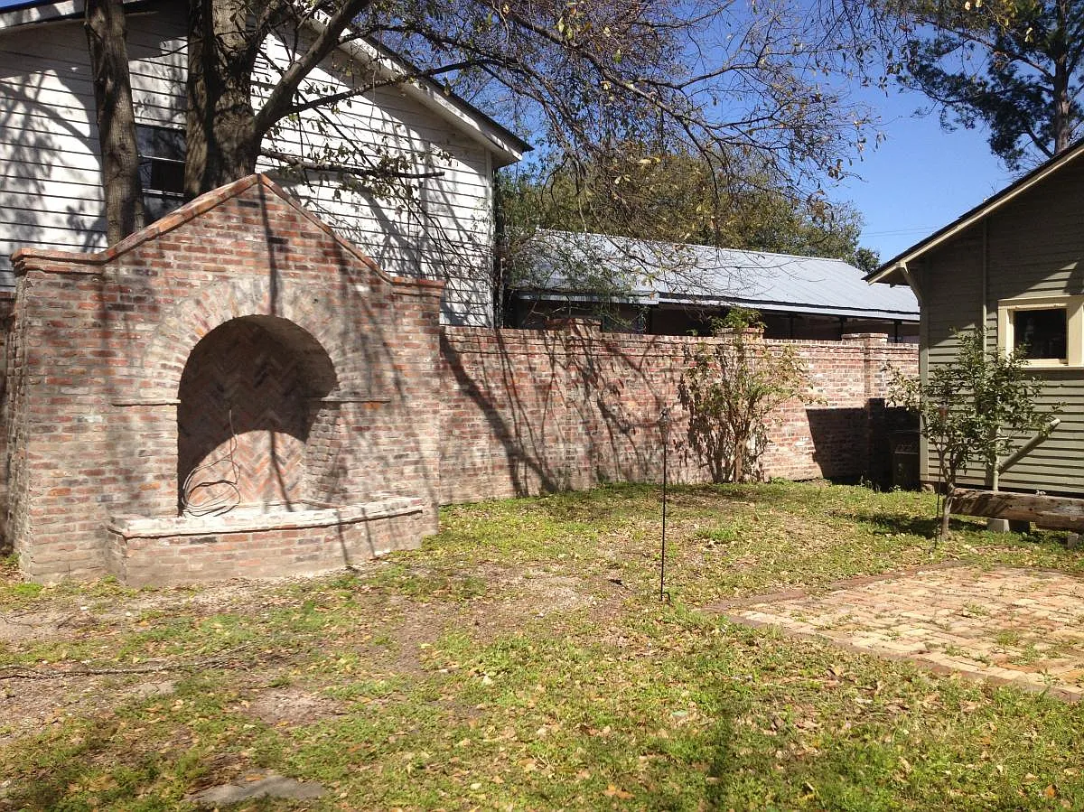 608 Madison Street — Photo 3