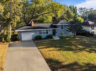 4724 Oxborough Ln, Bloomington, MN 55437