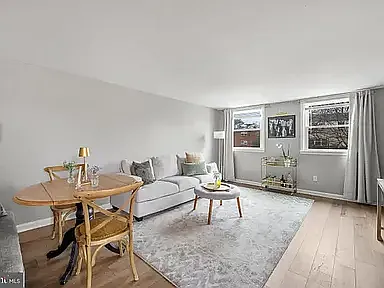 423 W Jefferson St #B — Photo 6