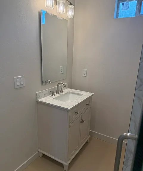 2518 E Hedrick Dr #2 — Photo 11