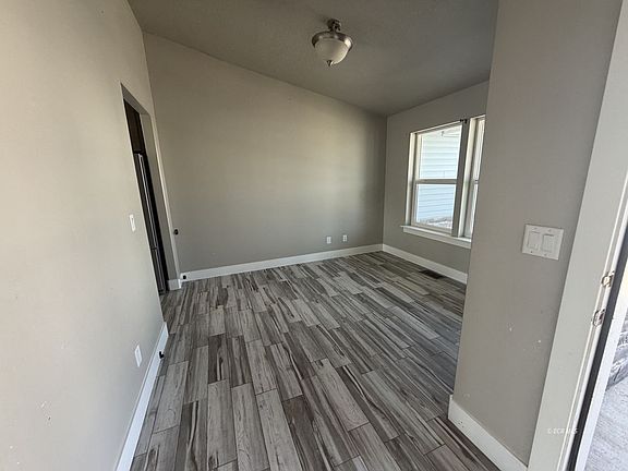 3rd image of 618 Tasha Way
