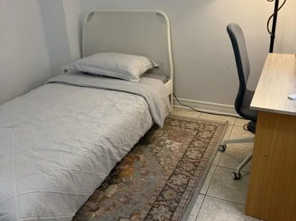 28 Ignatius Ln Studio Basement, Toronto, ON M1E 0A3