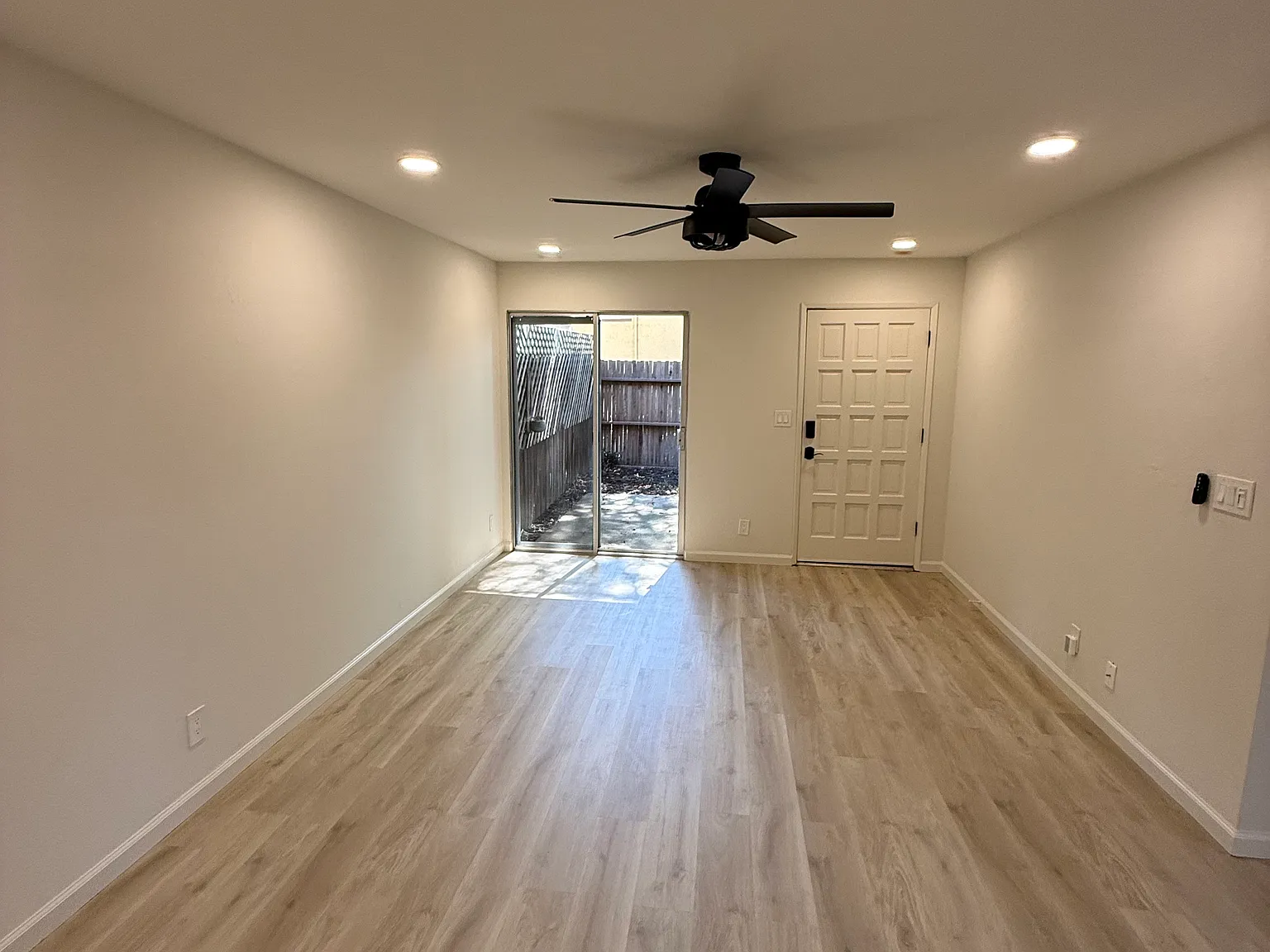 2 bed, 1.5 bath, 1066 sqft, $3,450 — Photo 4