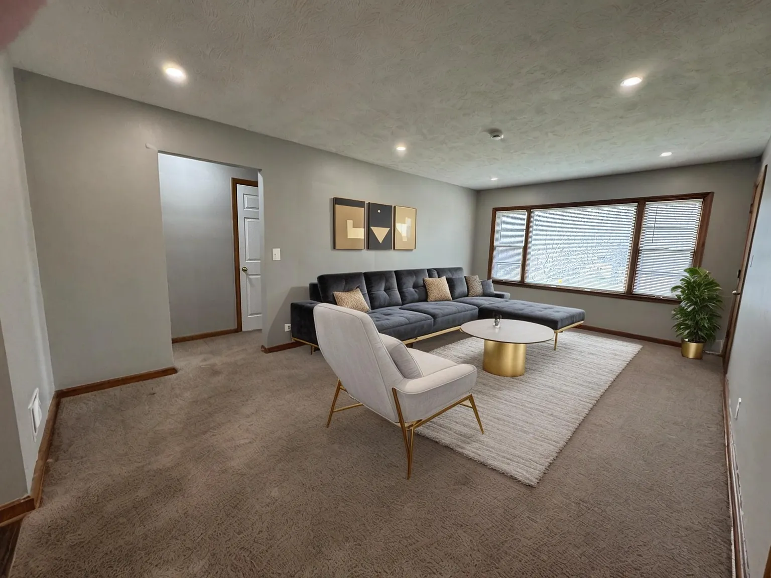 2 bed, 725 sqft, $995 — Photo 2