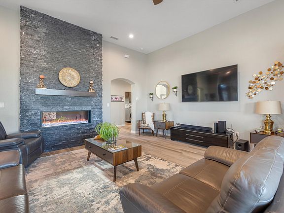 4th image of 704 Gregg Rd NE