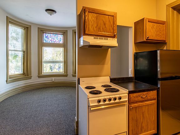 5th image of 307 E 3rd St #72