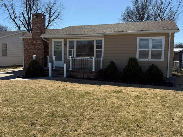 203 W 16th St, Larned, KS 67550
