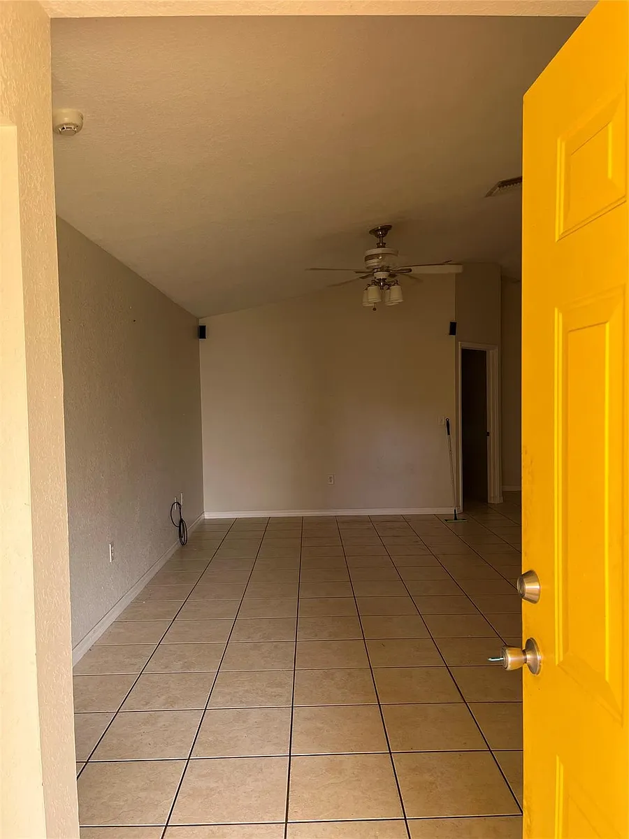 Building Photo - 3049 SE 38th Ave