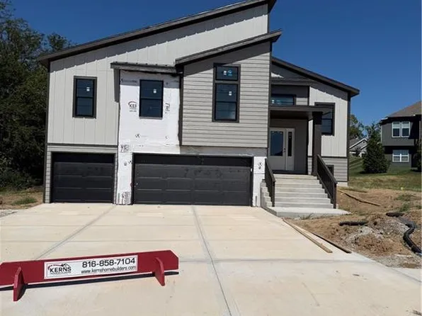 1202 NE 122nd St, Kansas City, MO 64165