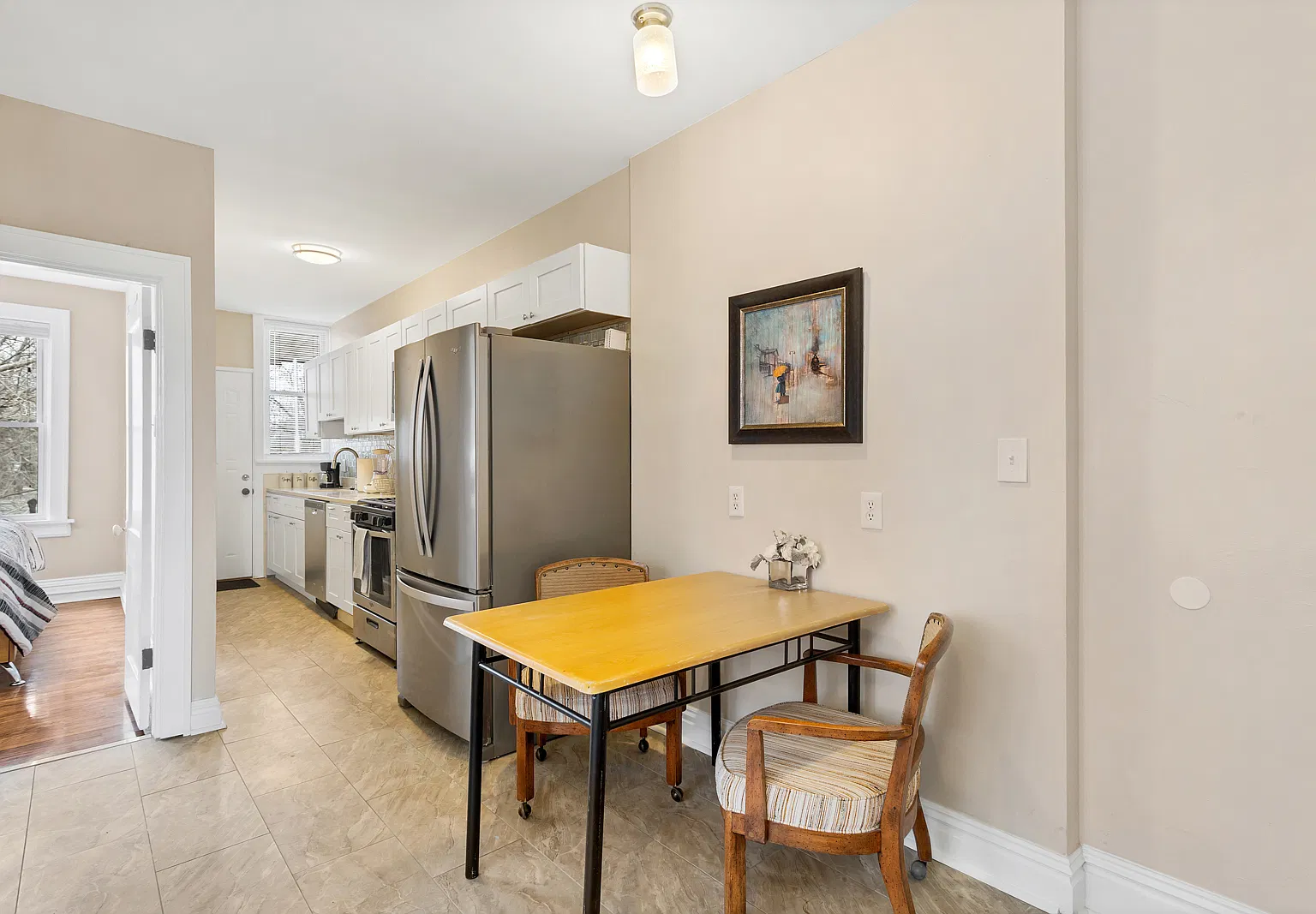2 bed, 700 sqft, $2,200 — Photo 4