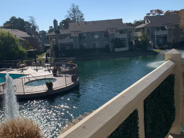 236 Shoreline Ct, Richmond, CA 94804