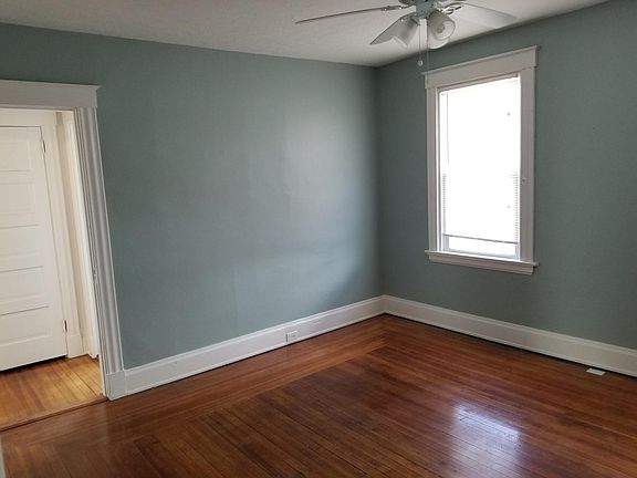 3rd image of 1905 Mentor Ave #1