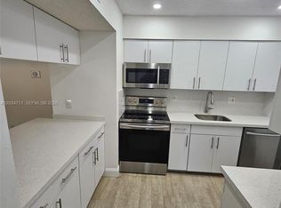 19800 SW 103rd Ct APT 201, Cutler Bay, FL 33157