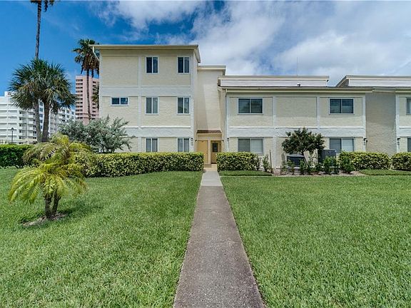 5th image of 1401 Gulf Blvd APT 201