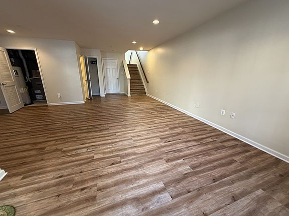 5th image of 840 Oriole Ave