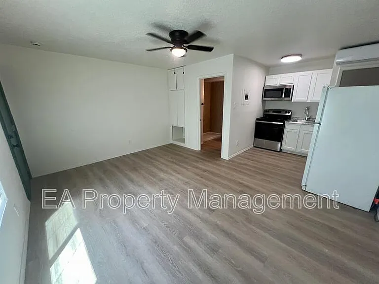 1320 Martin Luther King Ave NE #9 — Photo 3