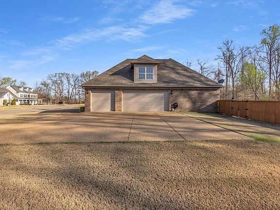 5th image of 52 Green Meadows Blvd