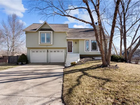 12204 W 116th St, Overland Park, KS 66210