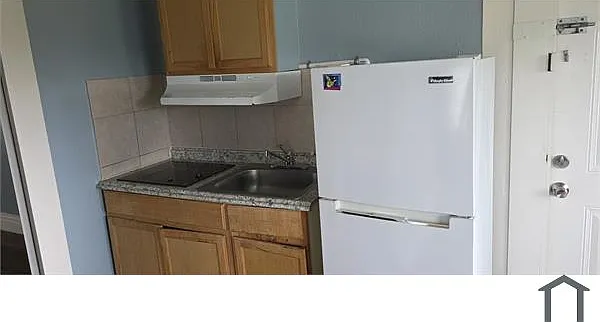 1408 Strand St #C — Photo 11