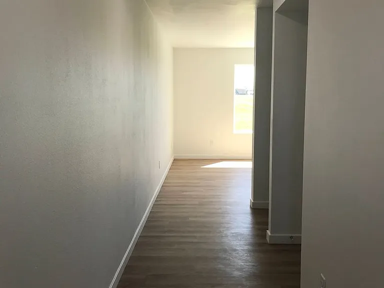 1062 W Holly St — Photo 13