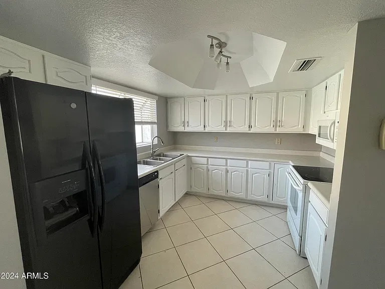 456 E Silver Creek Rd — Photo 6