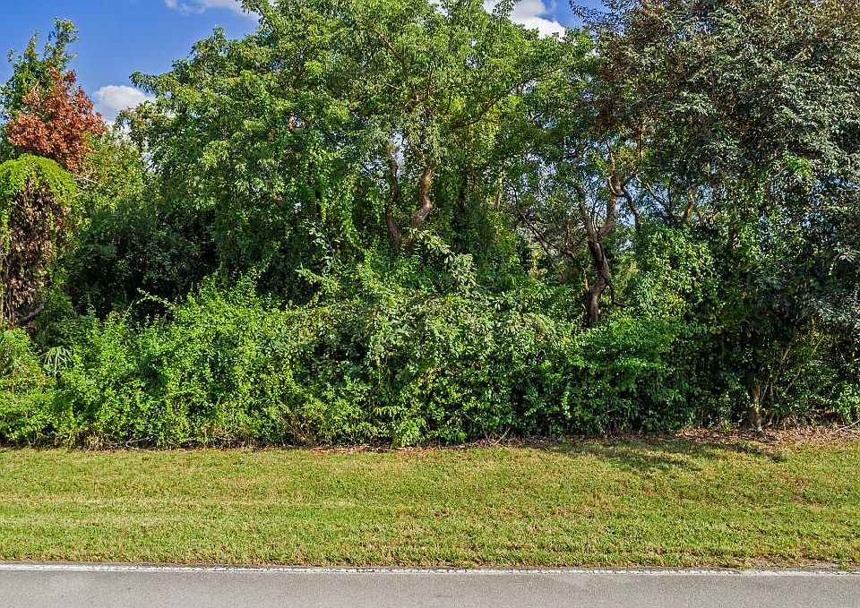 1st image of 882 Whiskey Creek Dr