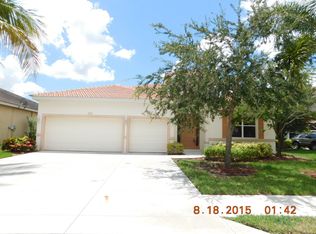 3018 Lake Manatee Ct, Cape Coral, FL 33909