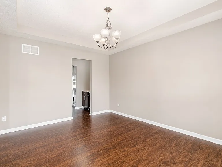 5642 Coventry Ct — Photo 10