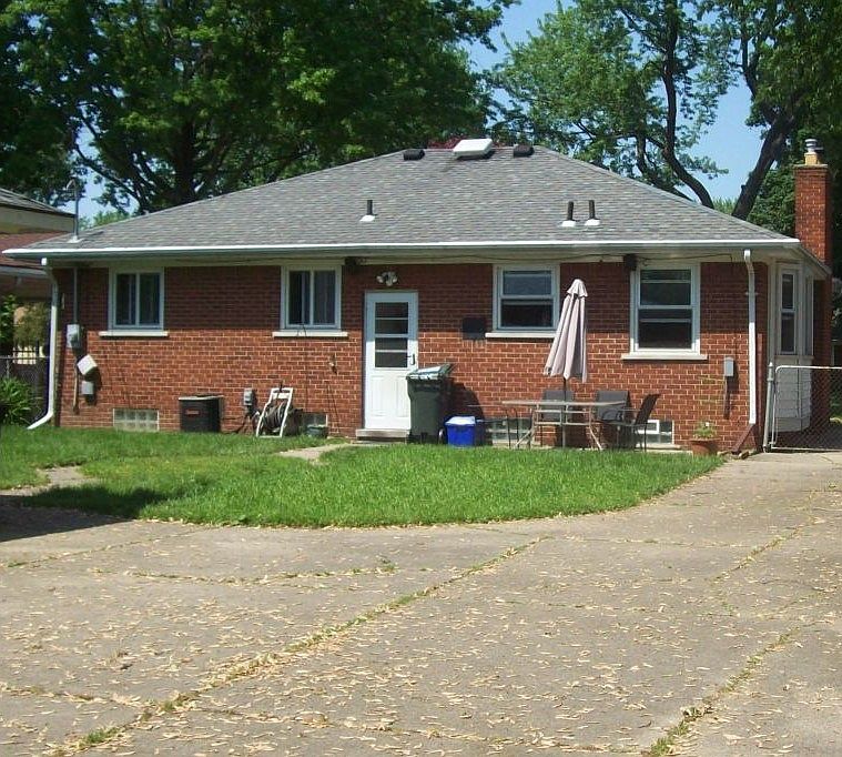 1st image of 21834 Lakeland St