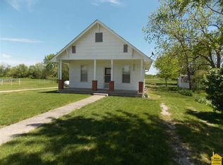 408 N 6th St, Deepwater, MO 64740