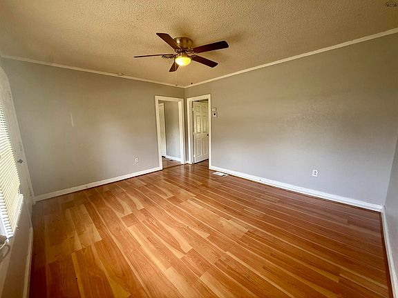 2nd image of 4709 Coronado Ave