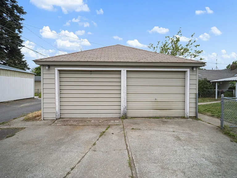 2403 W Everett Ave — Photo 35