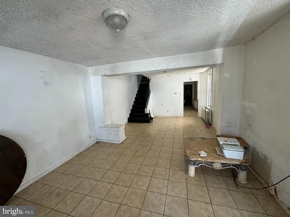 5016 W Thompson St, Philadelphia, PA 19131