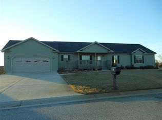 748 Quail Ridge Dr, Laporte, IN 46350