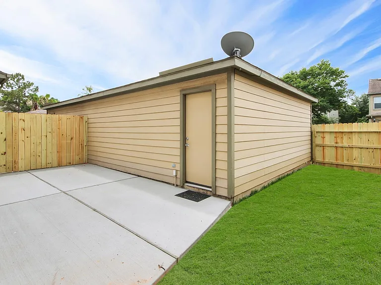 23611 Wildwood Green Way — Photo 32