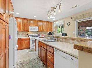 202 Canterbury Ave, Roseville, CA 95678