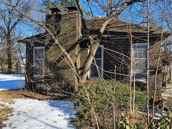 403 Oak St, Richmond, MO 64085