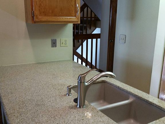 Kitchen granite countertops