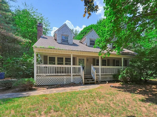 47 Sleepy Hollow Ln, Wrentham, MA 02093