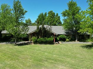 2001 Woodhill Rd, Edmond, OK 73025