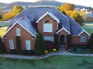 450 Arrowhead Dr, Kingsport, TN 37664