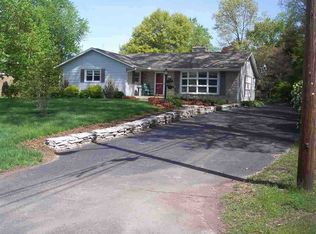 402 Woodland Dr, North Manchester, IN 46962