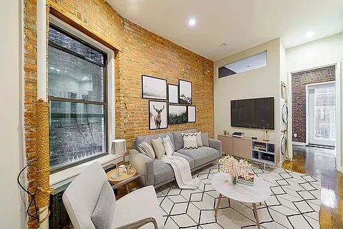 119 Christopher St #1B Photo 1