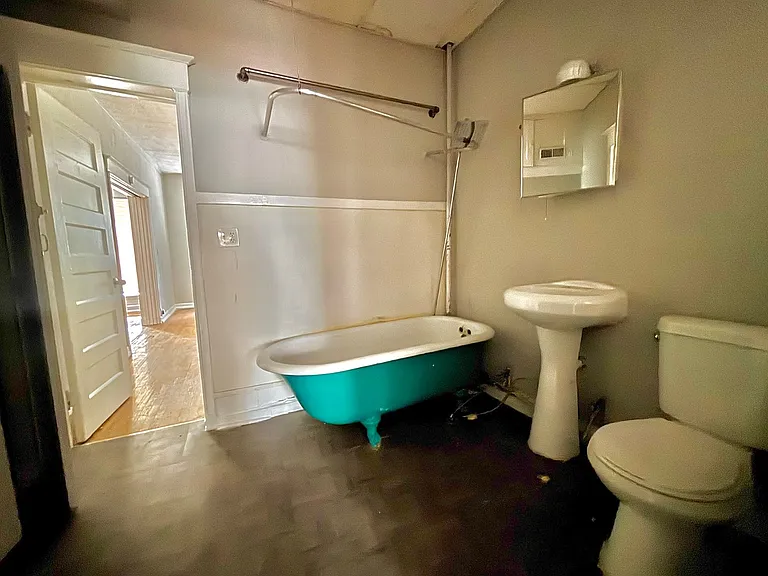 Afton Apartments — Photo 12