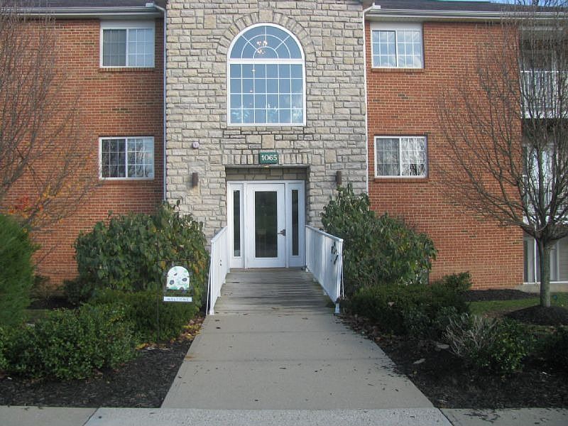 1st image of 1065 Wellington Dr Unit 10