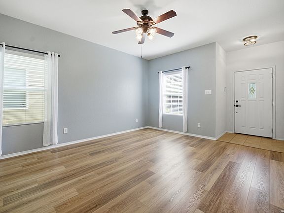 3rd image of 26915 Villa Toscana