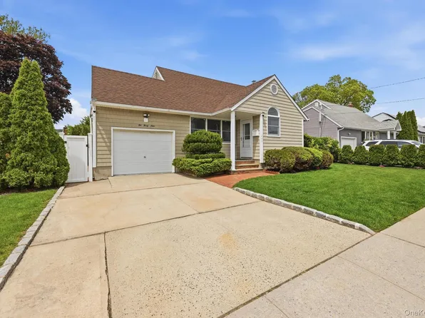 249 N 6th Street, Bethpage, NY 11714