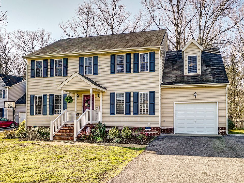 Vinyl sided with vinyl rails